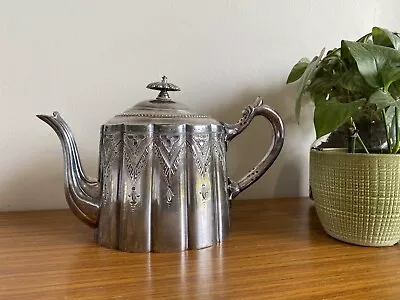 ANTIQUE WALKER AND HALL TEAPOT 19759 - 1913 Silver Plated Teapot • £58.16