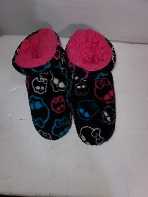 RARE Monster High Sherpa Skull Slippers Black Hot Pink Youth Girls  7  Shoe 9-12 • $9.99