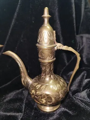 VINTAGE INDIA BRASS ETCHED TEAPOT GENIE LAMP ORNATE HINGED With Nail TOP PITCHER • $20