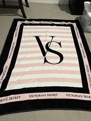 $23.40 • Buy Pink And White Stripped Victoria Secret Blanket With Black Boarder 
