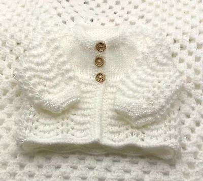 White 0-3mth Matinee Jacket Scallop Edge Hand Knitted Baby Pram Cardigan • £11.49
