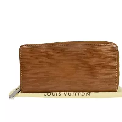 LOUIS VUITTON Zippy Wallet • £310