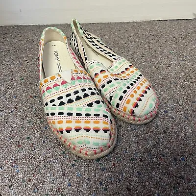 Toms Women’s Slip On Shoes Size 9 Casual Flats White Stitch Knit AOP • $19.99