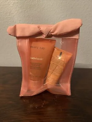 Mary Kay Satin Hands Smoothie Hand Scrub Gift Set  • $29