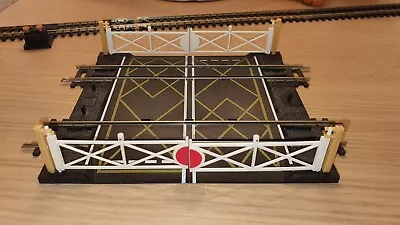 Hornby DOUBLE TRACK Level Crossing Gates And Barriers  • £5.99