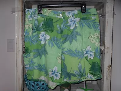 Tommy Bahama Green Floral Silk Shorts Misses 14 **euc** • $7.50