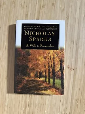 A Walk To Remember By Nicholas Sparks (HARDCOVER/GOOD) • $4.99