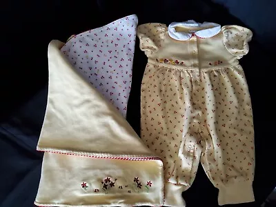 VINTAGE 2000 Gymboree CHICKS & FLOWERS REVERSIBLE BLANKET Romper OUTFIT LOT 0-3  • $175