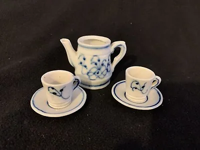 Vintage Miniature Tea Pot With Cups And Saucers. WAS $10.00 • $5.99