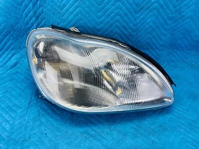 Genuine Mercedes Front Headlight Combination Lamp Passenger Side 2208200661 OEM • $115