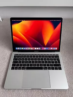 Apple MacBook Pro 13  (256GB SSD Intel Core I5-Core I5-7360U 2.3GHz 8GB) • £250