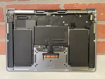 $195 • Buy MacBook Air 13 Inch M1 - Top Case With TrackPad - Space Gray 2020 Model - AS IS