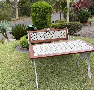 $550 • Buy Vintage Outdoor Setting Heavy Cast Iron / Wood Matching Bench Seat And Table