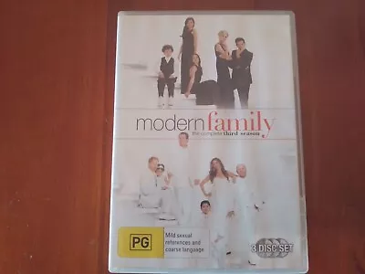 $4 • Buy DVD R4 - Modern Family Season 3 Julie Bowen Ed O'Neill Fred Willard Adam DeVine