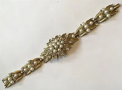 Vintage Crown Trifari Signed Pearl And Rhinestone Bracelet V3 • $135