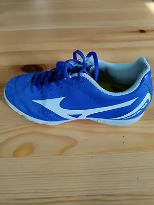 Kids Mizuno Monarcida Neo Soccer Turf Shoes Size 2  • $35