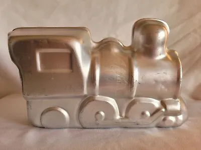 Wilton 3D Choo Railway Train Cake Tin Baking Pan 2015-2861 28 X 15.5 X 8cm 3D • £4.99