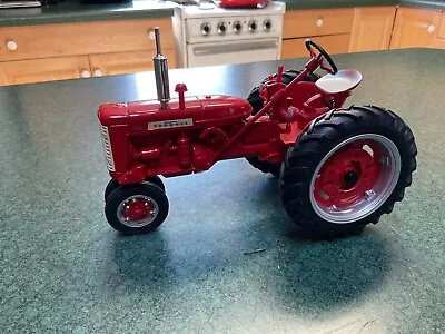 1/16 Farmall Model 230  1999 Toy Tractor Times Mint • $69