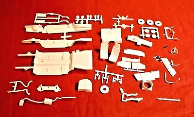 AMT 1988 Ford Mustang GT Chassis And Interior 1/25 • $8.95