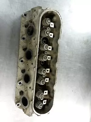 Cylinder Head From 2001 Chevrolet Suburban 1500  5.3 706 • $175