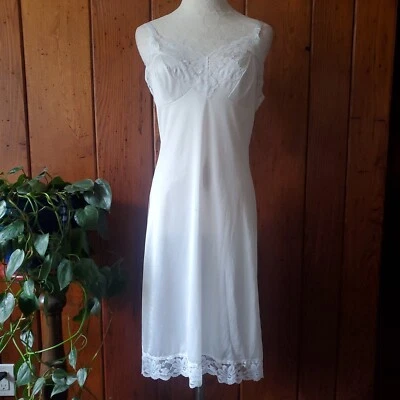 $16.99 • Buy Vintage LORRAINE Full Slip Size 36 Tall WHITE SLIP DRESS USA Silky, Lace