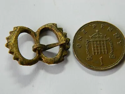 £0.99 • Buy Tiny Un Researched Medieval / Tudor Bronze Buckle & Pin Metal Detecting Detector