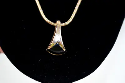 Vintage Sarah Coventry Gold Tone Rope Chain Necklace Black Stone Pendant 19-20  • $21.99