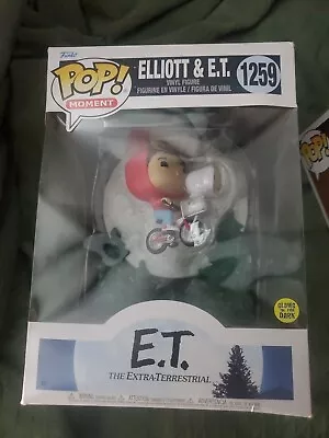 Funko Pop! Moments: E.T. The Extra-Terrestrial - Elliot & E.T. GITD Box Damage  • $2.01