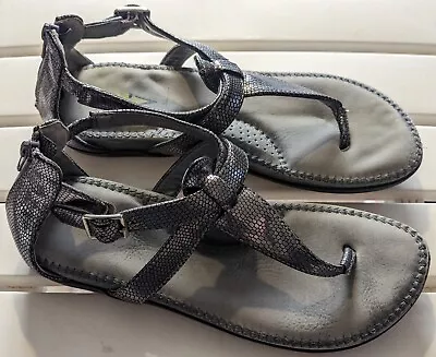 Volatile Silver Pewter Thong Ankle Strap Gladiator Sandals Size 7 • $18.74