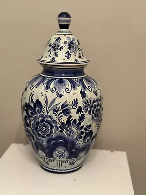 1889 Delft Urn • $150