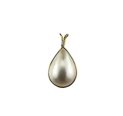 10 Karat Yellow Gold Mabe Pearl And Diamond Pendant #16397 • $179