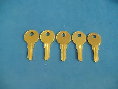 Lot Of Five Locksmith Y11 Key Blanks Fits Yale Solid Brass Made In Usa  Blank • $9.39