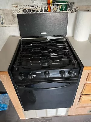 Magic Chef Stove Propane Powered 3 Burners And Oven. • $200