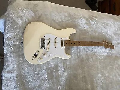 Fender Stratocaster • $900