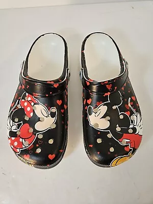 New Crocs Slipon Shoes Disney Mickey Minnie Kissing Smooch Kids Child Size 36 • $29.95