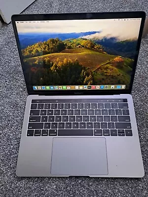 2019 Apple MacBook Pro 13.3  (128 GB SSD Intel Core I5 8th Gen. 3.90 GHz 8GB) • £200