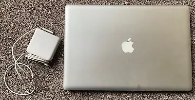 Apple MacBook Pro 17  Laptop 2.8 GHz Intel Core 2 Duo 1TB HDD 8GB RAM • $49.99