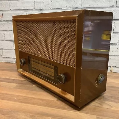 Vintage Ultra Valve Radio • £79.95