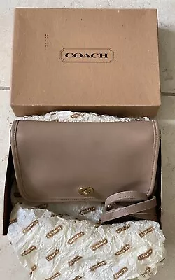 $299 • Buy Coach Vintage Putty Pocket Purse 9755 Euc Rare