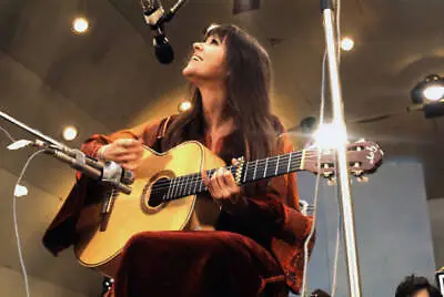 Melanie Safka Performs On Stage At Crystal Palace London 1 Old Music Photo • $5.81