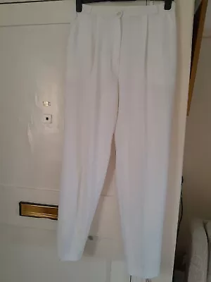 Ladies M & S White Trousers Size 16 • £10