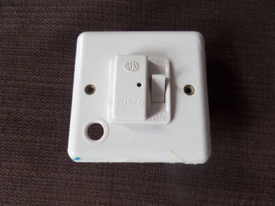£8 • Buy Vintage MK Switched Fused Spur White Ivory 1960s 1950s Socket Bakelite
