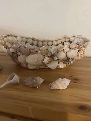 Vintage Handmade Seashell Art Basket. • $7