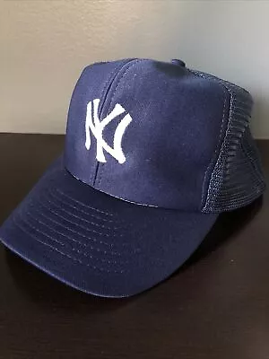 VTG MLB New York Yankees Trucker SnapBack Hat/Cap • $15