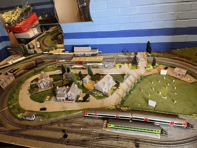 £225 • Buy Model Railway Train Set 00 Gauge