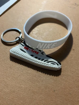 $8 • Buy Sneakers Key-Chains 2D  Retro Shoe Key Chain , Still Sealed , With Bracelet 