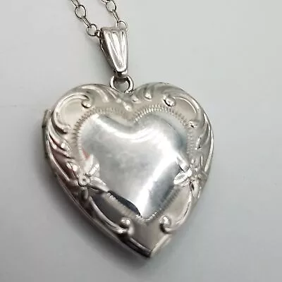 4g 14k White Gold Locket Pendant Chain Necklace • $24.50