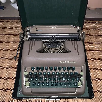 Vintage 1956 Smith-Corona Silent Super Manual Typewriter With Box (TESTED) • $149.99