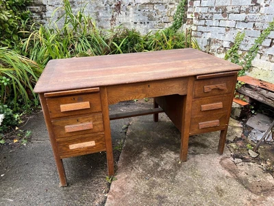 £350 • Buy Vintage Solid Oak Office / Teachers Desk