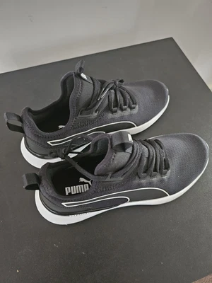 $25 • Buy Puma Runners Black Women's US 7